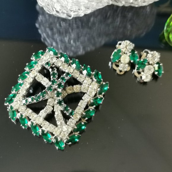 Vintage Emerald and Crystal Square Rhinestone Brooch and Earrings Set - Picture 1 of 6